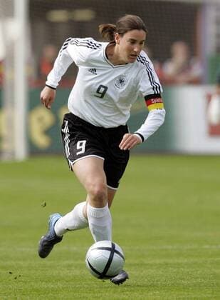 Birgit Prinz (Deutschland) am Ball Fußball Länderspiel Damen Länderspiel 2005, Test, Testspiel, Freundschaftsspiel, Nationalmannschaft, Nationalteam Einzelbild Osnabrück Dynamik,