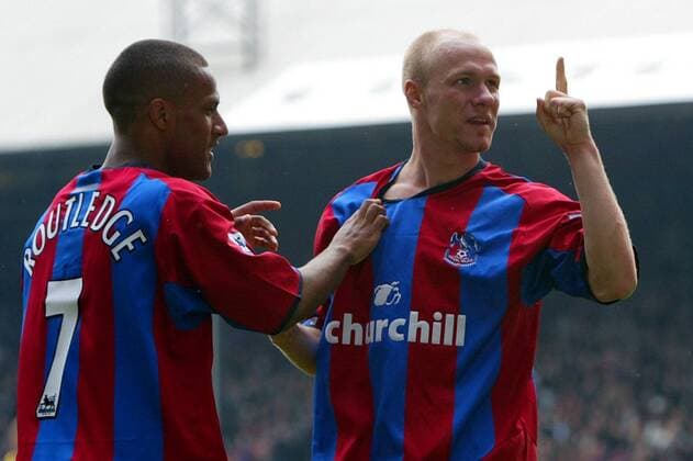 Torschütze Andrew Johnson (re.) jubelt mit Wayne Routledge (beide Crystal Palace) -  Fußball Herren English Premier League 2004 2005, 1. Englische Liga, Crystal Palace Gruppe London Freude,