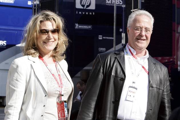 Rolf Schumacher (re.), Vater der Schumacher Brüder Ralf und Michael mit seiner Freundin Barbara Stahl (beide Deutschland) Motorsport Grand Prix Herren Großer Preis von San Marino 2005, Formel 1 Weltmeisterschaft, F1, F, GP, WM Gruppe Imola