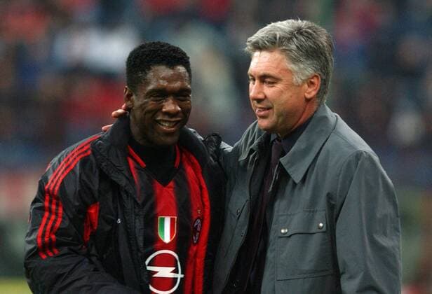 Clarence Seedorf und Trainer Carlo Ancelotti (beide Milan) Fußball Herren Serie A 2004 2005, 1. Italienische Liga, AC Mailand, Vdig Gruppe Mailand Freude,