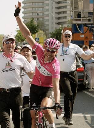 Erik Zabel (Deutschland T Mobile) - Siegesjubel Radsport Herren Rund um den Henninger Turm 2005, Straßenradsport, Straße, Rad Gruppe Frankfurt M. Freude,