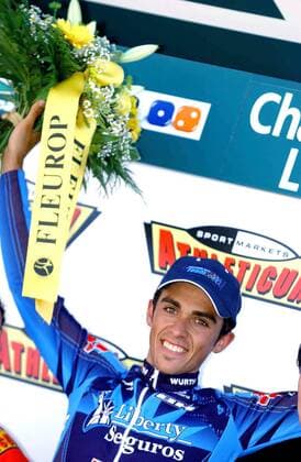 Alberto Contador (Spanien Liberty Seguros), Sieger der 4. Etappe der Tour de Romandie 2005, während der Siegerehrung -  Radsport Herren Tour de Romandie 2005, ProTour, Straßenradsport, Straße, Rad Porträt 4. Etappe: Chatel St. Denis - Les Paccots Freude,