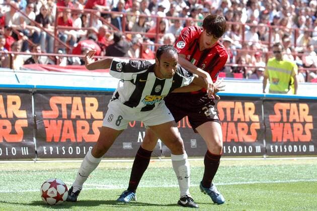 Emerson (Juventus, li.) gegen Kaka (Milan) Fußball Herren Serie A 2004 2005, 1. Italienische Liga, AC Mailand - Juventus Turin 0:1, Juve Gruppe Mailand Dynamik,