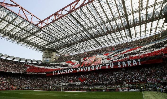 TI SEGUIRO OVUNQUE TU SARAI - Fans des AC Mailand bekunden eindrucksvoll ihre Vereinstreue im kochenden Giuseppe Meazza Stadion - Fußball Herren Serie A 2004 2005, 1. Italienische Liga, AC Mailand, Milan, Fanchoreographie, Choreographie, Vdig, Totale Giuseppe Meazza Stadion, San Siro, Vereinsfarben, Mailand, Schriftzug, treu, Treue, , Begeisterung, Freude,