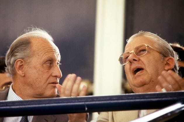 DFB Präsident Hermann Neuberger (BR Deutschland, re.) im Gespräch mit FIFA Präsident Joao Havelange (Brasilien) Fußball WM Herren Weltmeisterschaft 1982, Nationalmannschaft, Nationalteam, Länderspiel, Finale Gruppe Madrid