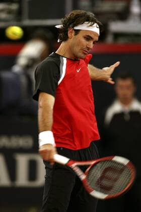 Roger Federer (Schweiz) - Rückhand Tennis Herren Masters Series Hamburg 2005, ATP Tour, Finale, Endspiel, Vdig, Einzelbild Am Rothenbaum Hamburg Dynamik,