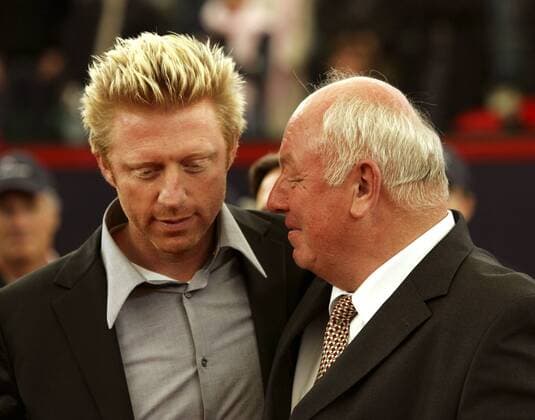 Turnierdirektor Walter Knapper (re.) im Gespräch mit Boris Becker (beide Deutschland), Chairman des ATP Masters am Hamburger Rothenbaum Tennis Herren Masters Series Hamburg 2005, ATP Tour, Vdig, Gruppe Am Rothenbaum Hamburg