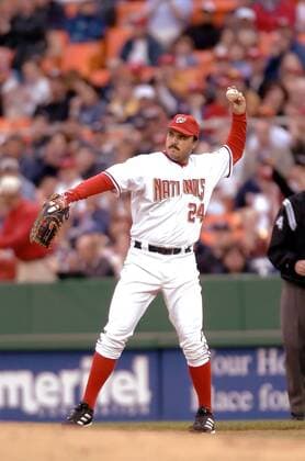 Nick Johnson (Washington Nationals) leitet den Ball weiter - (Icon7562350) Baseball Herren MLB 2005, Major League Einzelbild Washington D.C. EDITORIAL USE ONLY