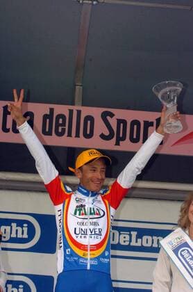 Etappensieger Ivan Parra (Kolumbien Selle Italia Colombia) während der Siegerehrung -  Radsport Herren 88. Giro d Italia 2005, dItalia, ProTour, Straßenradsport, Straße, Rad Einzelbild 14. Etappe: Egna - Livigno Freude,