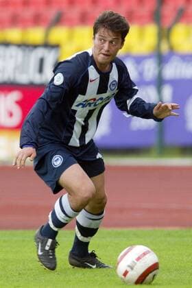 Ante Covic (Hertha Amat.) am Ball Fußball Herren Regionalliga Nord 2004 2005, 3. Liga, Hertha BSC Berlin (A), Amateure Einzelbild Berlin Dynamik,