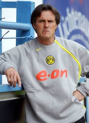 Trainer Theo Schneider (BVB Amat.) skeptisch Fußball Herren Regionalliga Nord 2004 2005, 3. Liga, Borussia Dortmund (A.), Amateure Einzelbild Chemnitz Nachdenklichkeit, Skepsis,