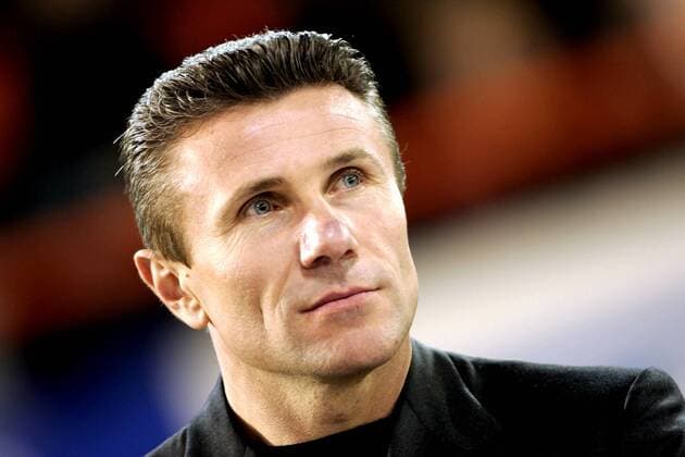 NOK Präsident Sergej Bubka (Ukraine) nachdenklich Leichtathletik Herren Hallenmeeting 2005, Indoor Meeting, Halle, Sportfest, Leichtathletikmeeting Porträt pan8385 Lievin Nachdenklichkeit,  
