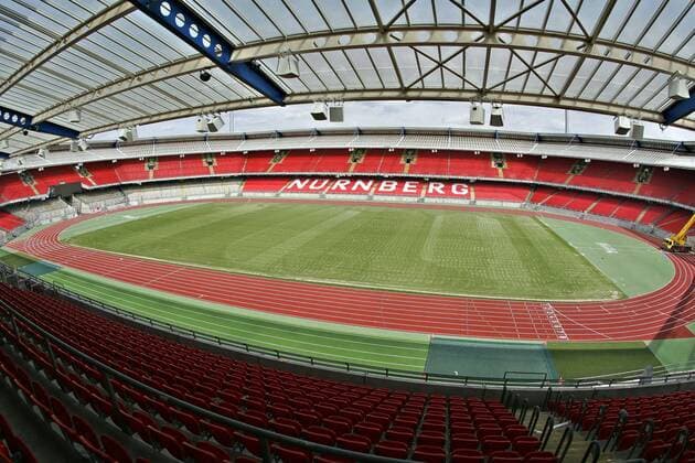 Innenansicht des Frankenstadions - Heimspielstätte des 1. FC Nürnbergs und Austragungsort der FIFA Weltmeisterschaft 2006 Fußball WM Herren Vorschau 2005 Weltmeisterschaft 2006, 1. FC Nürnberg, 1. BL, Vdig Totale Frankenstadion, World Cup Stadium, Worldcup Nürnberg