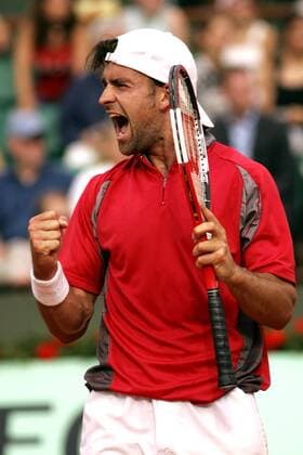 Nicolas Kiefer (Deutschland) schreit seine Freude heraus Tennis Herren French Open 2005, Grand Slam, ATP Tour Einzelbild Roland Garros Paris Freude, Begeisterung,