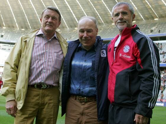 Werner Olk (li.) und Trainer Gerd Müller (re., beide Bayern Traditionsteam) mit Coach Karsten Wettberg (1860 Traditionsteam) Fußball 2. BL Herren Pre Opening 2005, Preopening, TSV 1860 München - FC Bayern München 3:2, Traditionsspiel, Vdig Gruppe München Harmonie,