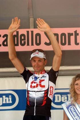 Ivan Basso (Italien CSC) gewinnt das Zeitfahren der 18. Etappe -  Radsport Herren 88. Giro dItalia, d Italia 2005, ProTour, Straße, Rad, Straßenradsport, Zeitfahren, Einzelzeitfahren Einzelbild 18. Etappe: Chieri - Torino, Turin Freude,