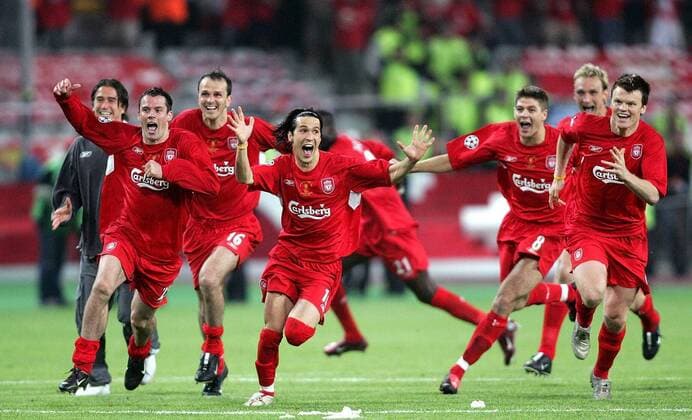 Schlußjubel Liverpool FC, v. li.: Jamie Carragher, Dietmar Hamann, Luis Garcia, Steven Gerrard und John Arne Riise - Champions League Finale 2005 Fußball EC 1 Herren Champions League 2004 2005, Endspiel, Finale, Liverpool FC Gruppe o0 Aufmacher Istanbul Freude, Begeisterung,