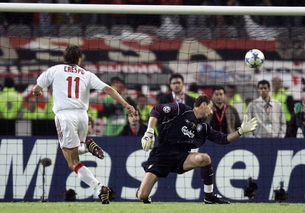 Hernan Crespo (Milan) überwindet Torwart Jerzy Dudek (Liverpool) und erzielt das 3:0 Fußball EC 1 Herren Champions League 2004 2005, Finale, Endspiel, AC Mailand - Liverpool FC 5:6 n. E. Gruppe Istanbul Dynamik,