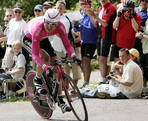 Jan Ullrich (Deutschland T Mobile) -  Radsport Herren Tour de Suisse 2005, Straßenradsport, Straße, Rad, ProTour, Zeitfahren, Einzelzeitfahren Einzelbild 2. Etappe: Weinfelden