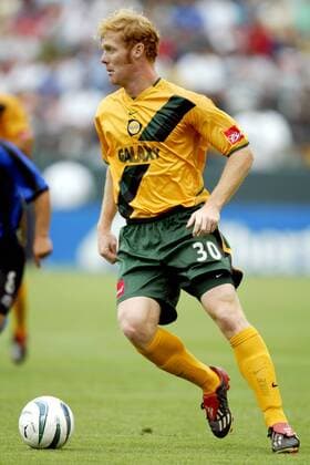 Alexi Lalas (Los Angeles Galaxy) am Ball - (Icon9182433) Fußball Herren MLS 2003, Major League Soccer, Los Angeles Galaxy, Vdig, LA, L A Einzelbild Carson Dynamik, EDITORIAL USE ONLY