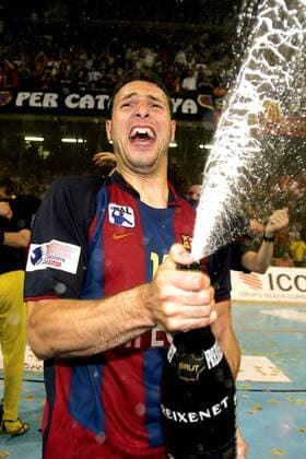 Jerome Fernandez (FC Barcelona) läßt zum Champions League Sieg 2004 2005 den Champagner fließen -  Handball EC 1 Herren Champions League 2004 2005, Finale, Endspiel, FC Barcelona, Barca, Vdig Einzelbild Barcelona Freude, Begeisterung,