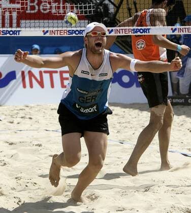 Julius Brink (Deutschland) jubelt Beachvolleyball WM Herren Swatch FIVB Weltmeisterschaft 2005, Beach, Einzelbild Berlin Freude, Begeisterung,