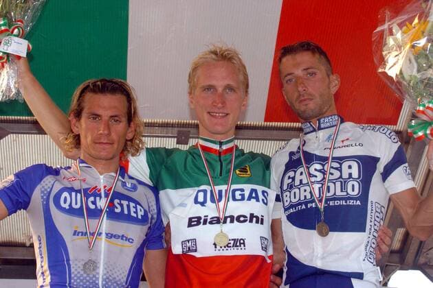 Siegerehrung Italienische Meisterschaft 2005, v.li: Filippo Pozzato (Quick Step), Meister Enrico Gasparotto (Liquigas Bianchi) und Massimo Giunti (alle Italien Fassa Bortolo) -  Radsport LM Herren Italienische Meisterschaft 2005, Landesmeisterschaft, Straßenmeisterschaft, Straßenradsport, Straße Gruppe Montesilvano