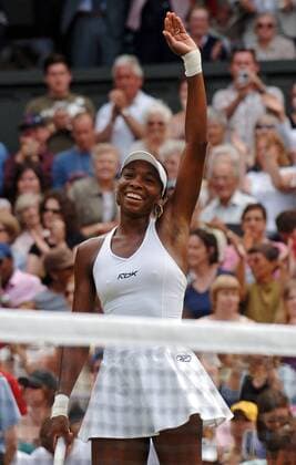 Venus Williams (USA) bedankt sich bei ihren Anhängern Tennis Damen All England Championships 2005, WTA Tour, Grand Slam Einzelbild Wimbledon London Glück, Freude,