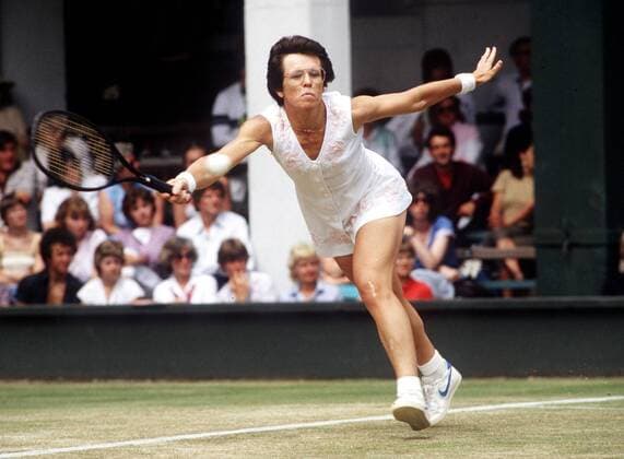 Billie Jean King (USA) - Vorhand -  Tennis Damen All England Championships 1983, Grand Slam, WTA Tour, Rasen, Rasenplatz, Rasentennis, Rasenturnier Einzelbild Wimbledon London