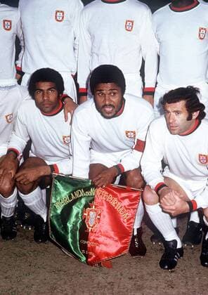 Portugal v.li.: Abei, Eusebio und Sinoes -  Fußball Länderspiel Herren Weltmeisterschaftsqualifikation 1973, Qualifikation, Länderspiel, Nationalmannschaft, Nationalteam Gruppe Coventry