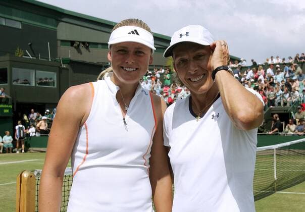 Anna Lena Groenefeld (Deutschland, li.) und Martina Navratilova (USA) Tennis Damen All England Championships 2005, Grand Slam, WTA Tour, Rasen, Rasenplatz, Rasentennis, Rasenturnier Gruppe Wimbledon London