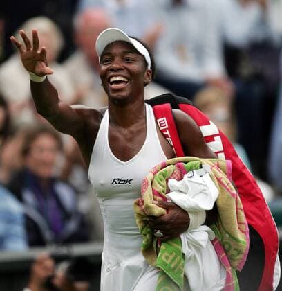 Venus Williams (USA) verabschiedet sich gut gelaunt von den Anhängern Tennis Damen All England Championships 2005, Grand Slam, WTA Tour Einzelbild Wimbledon London Freude,