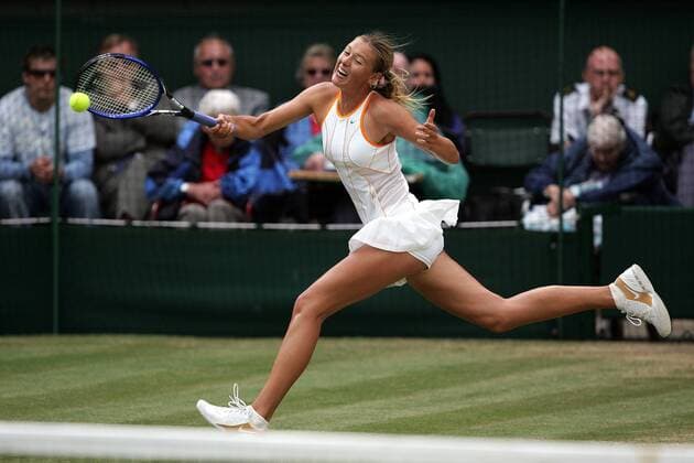 Maria Sharapova (Rußland) - Vorhand Tennis Damen All England Championships 2005, Grand Slam, WTA Tour, Rasen, Rasenplatz, Rasentennis, Rasenturnier Einzelbild Wimbledon London Dynamik,