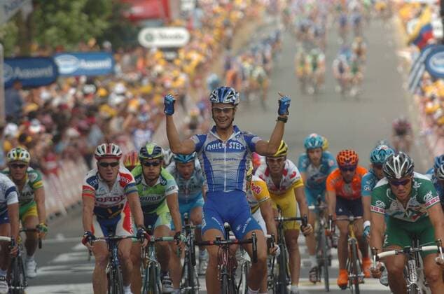 Tom Boonen (Belgien Quick Step) gewinnt die 2.Etappe der Tour de France 2005 - -  Radsport Herren Tour de France 2005, ProTour, Straßenradsport, Straße, Rad Gruppe 2. Etappe: Challans - Les Essarts Freude,