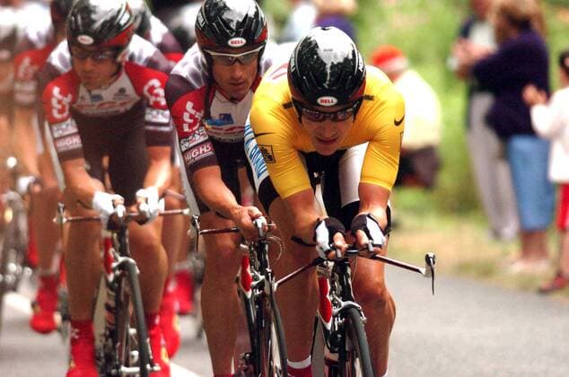 Mannschaftszeitfahren CSC - David Zabriskie (vorn) im gelben Trikot des Gesamtführenden vor Bobby Julich (beide USA) -  Radsport Herren Tour de France 2005, ProTour, Straßenradsport, Straße, Rad, Zeitfahren, Vdig Gruppe 4. Etappe: Tour - Blois