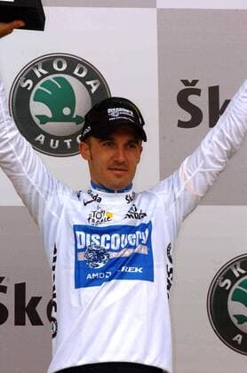 Yaroslav Popovych (Ukraine Discovery Channel) im weißen Trikot des besten Jungprofis während der Siegerehrung -  Radsport Herren Tour de France 2005, ProTour, Straßenradsport, Straße, Rad, Vdig Einzelbild 4. Etappe: Tour - Blois Freude,