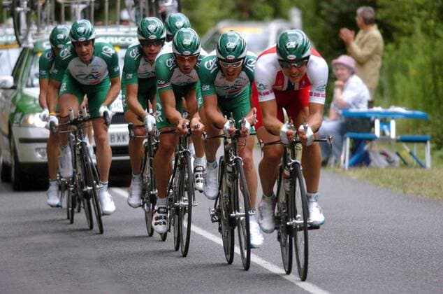 Mannschaftszeitfahren Credit Agricole - v.re.: Thor Hushovd (Norwegen), Sebastien Hinault (Frankreich), Laszlo Bodrogi (Ungarn), Andrey Kashechkin (Kasachstan) und Christophe Moreau (Frankreich) -  Radsport Herren Tour de France 2005, ProTour, Straßenradsport, Straße, Rad, Zeitfahren Gruppe 4. Etappe: Tours - Blois