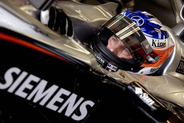 Kimi Räikkönen (Finnland McLaren Mercedes) im Cockpit seines Boliden Motorsport Grand Prix Herren Großer Preis von England 2005, Formel 1 Weltmeisterschaft, F1, F, GP, WM, Qualifying Einzelbild Silverstone