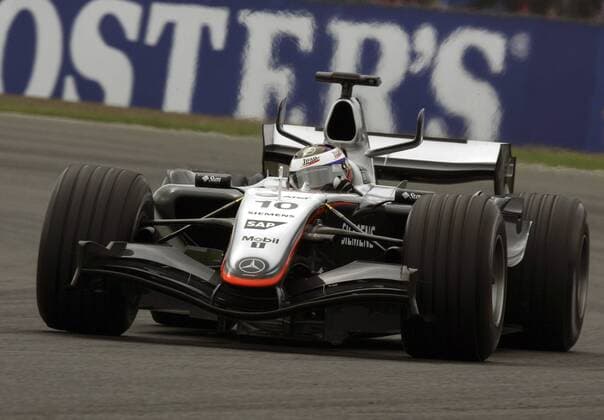 Juan Pablo Montoya (Kolumbien McLaren Mercedes) in seinem Boliden Motorsport Grand Prix Herren Großer Preis von England 2005, Formel 1 Weltmeisterschaft, F1, F, GP, WM, Qualifying Einzelbild Silverstone