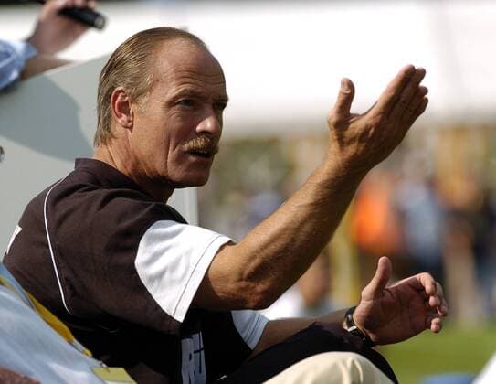 Trainer Klaus Täuber (Essen) gibt Anweisungen Fußball Herren Saisonvorbereitung 2005 2006, Vorbereitung, Test, Testspiel, ETB SW Essen Einzelbild Arnsberg Enttäuschung,