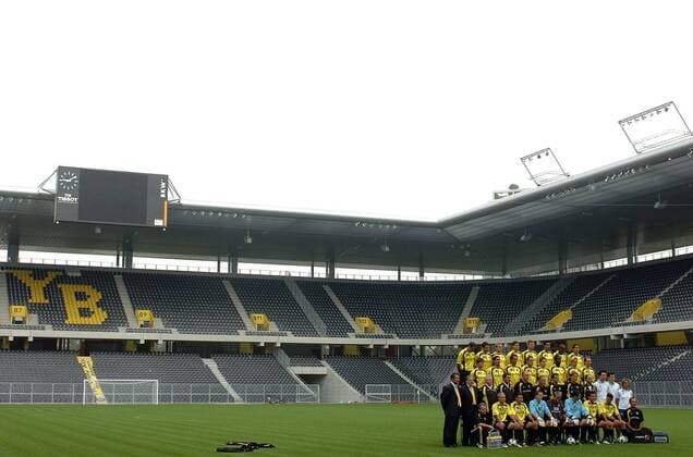Mannschaftsbild des BSC Young Boys Bern im heimischen Wankdorfstadion Fußball Herren Super League 2005 2006, Nationalliga A, NLA, 1. Schweizer Liga, BSC Young Boys Bern, Totale Wankdorfstadion Bern