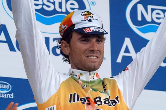 Etappensieger Alejandro Valverde (Spanien Illes Balears) während der Siegerehrung -  Radsport Herren Tour de France 2005, ProTour, Straßenradsport, Straße, Rad, Vdig Porträt 10. Etappe: Grenoble - Courchevel Freude,