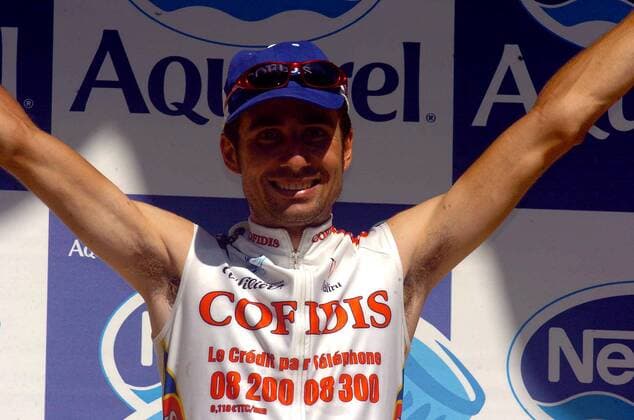Etappensieger David Moncoutie (Frankreich Cofidis) während der Siegerehrung -  Radsport Herren Tour de France 2005, ProTour, Straßenradsport, Straße, Rad, Bergetappe, Einzelbild 12. Etappe: Briancon - Digne les Bains Freude,