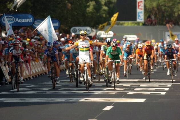 Robbie Mc Ewen (Australien Davitamon Lotto, Mitte) gewinnt die 13. Etappe der Tour de France 2005 vor Stuart O Grady (Australien Cofidis, li.) -  Radsport Herren Tour de France 2005, ProTour, Straßenradsport, Straße, Rad Totale 13. Etappe: Miramas - Montpellier Freude, Begeisterung,