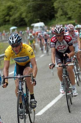Lance Armstrong (li., USA Discovery Channel) und Ivan Basso (Italien CSC) - , Radsport Herren Tour de France 2005, ProTour, Straßenradsport, Straße, Rad Gruppe 16. Etappe: Mourenx - Pau