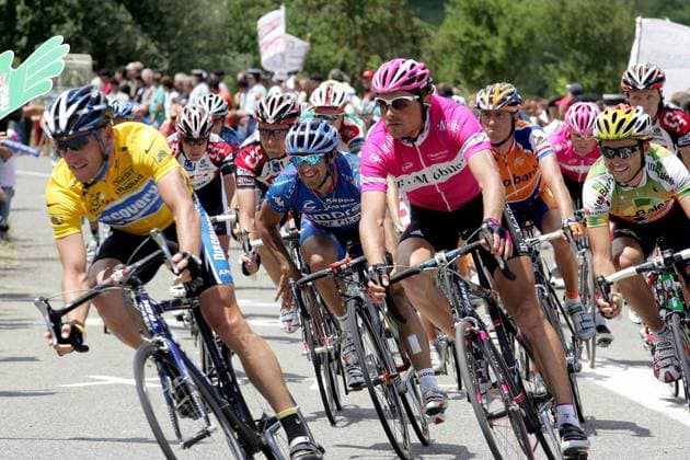 Lance Armstrong (USA Discovery Channel, li.) und Jan Ullrich (Deutschland T Mobile) - , Radsport Herren Tour de France 2005, ProTour, Straßenradsport, Straße, Rad Gruppe 16. Etappe: Mourenx - Pau