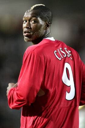Djibril Cisse (Liverpool) schaut sich um - EDITORIAL USE ONLY. No use with unauthorised audio, video, data, fixture lists, club league logos or live services. Online in-match use limited to 120 images, no video emulation. No use in betting, games or single club league player publications. Fußball EC 1 Herren Champions League Qualifikation 2005 2006, English Premier League, 1. Englische Liga, Liverpool FC Einzelbild Wrexham