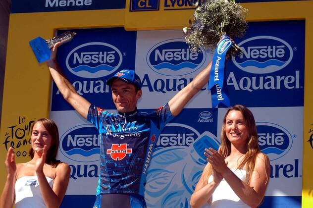 Etappensieger Marcos Serrano (Spanien Liberty Seguros) während der Siegerehrung zur 18. Etappe der Tour de France -  Radsport Herren Tour de France 2005, ProTour, Straßenradsport, Straße, Rad, Gruppe 18. Etappe Albi - Mende Freude,