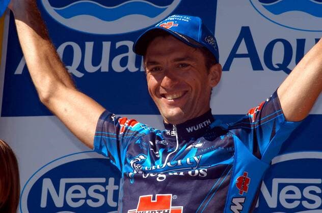 Etappensieger Marcos Serrano (Spanien Liberty Seguros) während der Siegerehrung -  Radsport Herren Tour de France 2005, ProTour, Straßenradsport, Straße, Rad, Einzelbild 18. Etappe Albi - Mende Freude,