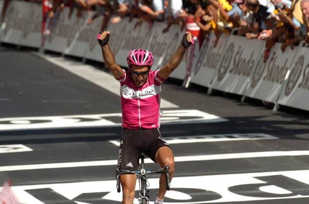Etappensieger Giuseppe Guerini (Italien T Mobile) jubelt bei der Zieldurchfahrt -  Radsport Herren Tour de France 2005, ProTour, Straßenradsport, Straße, Rad Einzelbild 19. Etappe: Issoire - Le Puy en Velay Freude,